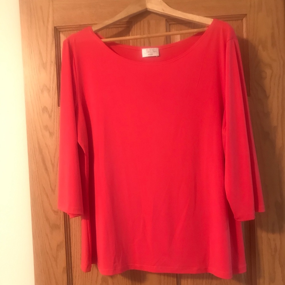Jon Den top with 3/4 length sleeves